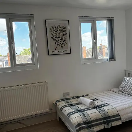 Stylish Stay, Sleeps 3, Free Parking Leeds (West Yorkshire)