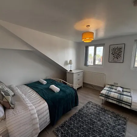 Stylish Stay, Sleeps 3, Free Parking Apartmán